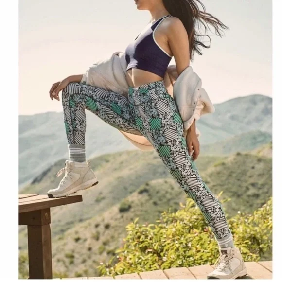 🆕 Free People Movement Daisy Check Print Ditsy Floral 7/8 Leggings S NEW - Picture 3 of 10